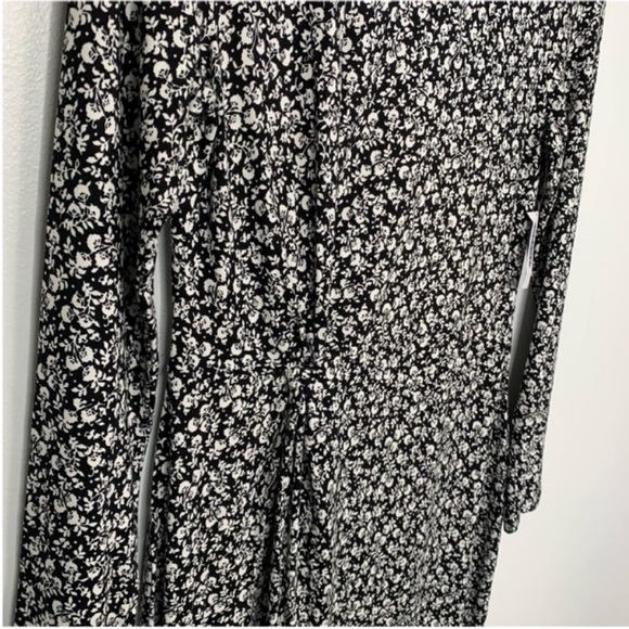 NWT Old Navy Twist Front Dress Black‎ White Floral Women’s Medium Long sleeve - Picture 5 of 10